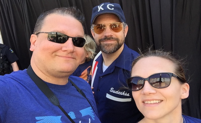 Brian and Jen Bellmont take selfie with Jason Sudeikis